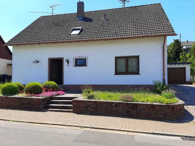 Merzig-Schwemlingen: Einfamilienhaus mit viel Platz in toller Lage!