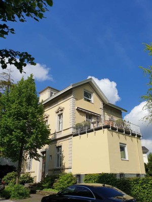 Wunderschöner Altbau: stilvolle Wohnung, Dachterasse, 4 Zi auf 2 Etagen im Briller Viertel