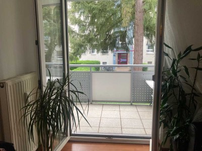 Geschmackvolle, gepflegte 2-Zimmer-Wohnung mit Balkon und Einbauküche in Durlach