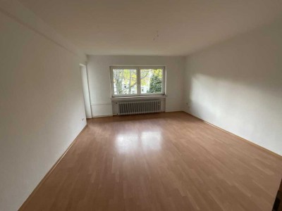 Nur noch einziehen...3-Zimmer-Wohnung in Horsthausen mit Balkon, Boden und Tapeten frei!!