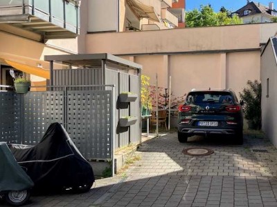 A quiet loft right in the heart of S-West. Like a house within a house! Private entrance. No Barrier