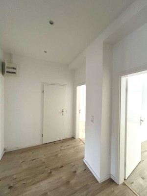 Helle 2 Zimmer zum verlieben + inkl. Top Einbauküche