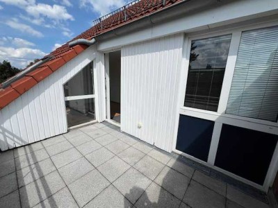 Freundliche u. helle 2, Zi.-Dachgeschosswohnung mit Sonnenterrasse