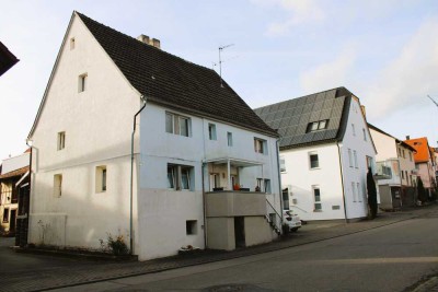 Gemütliches Zweifamilienhaus mit Scheune-Garage und Garten - auch als Renditeobjekt geeignet