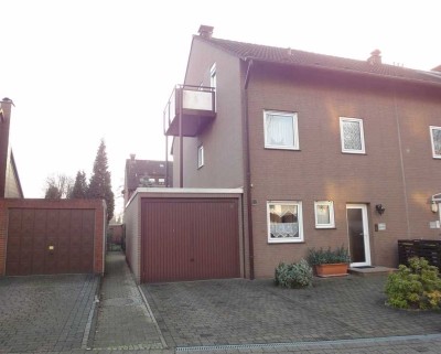 Schönes Zweifamilienhaus (Reihenendhaus) mit kleinem Garten in Zweckel!