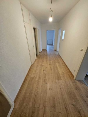 Modernisierte 3-Zimmer-Wohnung mit Wohnküche und Balkon