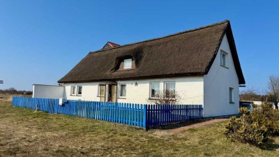 Hiddensee / Neuendorf  - Haus mit 3 Ferienwohnungen nahe Strand !