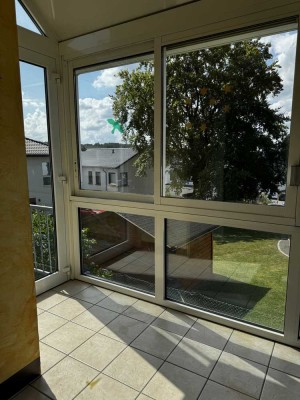 Gepflegte 3-Zimmer Wohnung mit Wintergarten und Kamin in Biesfeld