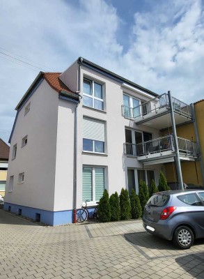 Schöne 3 Zimmer Wohnung mit Balkon