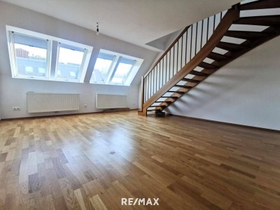 2 Zi.-DG-Maisonette in Top-Lage an Single oder Pärchen zu vergeben. Plus Regelgeschosse.