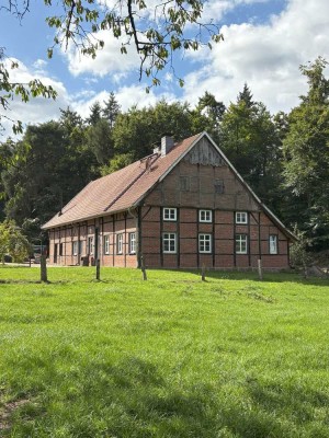 Traumhaftes Fachwerkhaus mit umfangreichen Nebengebäuden