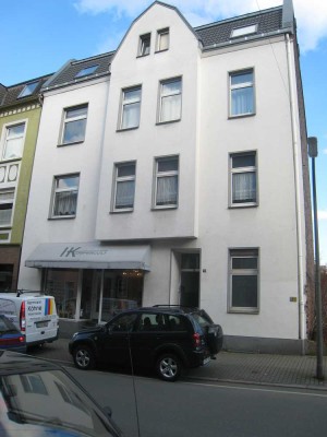 Helle zwei Zimmerwohnung für junge Leute