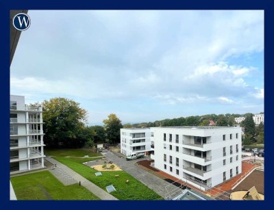 NEUBAU-Erstbezug: 4 Zimmer, Eck-Balkon zum Innenhof, Einbauküche, Gäste-WC, modernes Bad, Aufzug