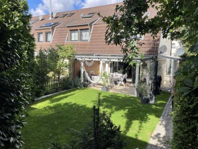 Attraktives Reihenendhaus mit Einliegerwohnung, Garten & Carport - Viel Platz für Familie & mehr