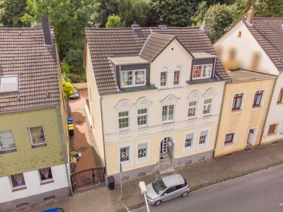 2-FAMILIENHAUS MIT 248m²  WFL. U. 993m²  GRUND KOMPL. HOCHWERTIG RESTAURIERT IN HERNE-HOLTHAUSEN