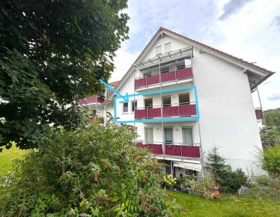 freundliche 2 Zimmer WE mit Sonnenbalkon und EBK, Keller und Stellplatz in Vorstadt von Gengenbach