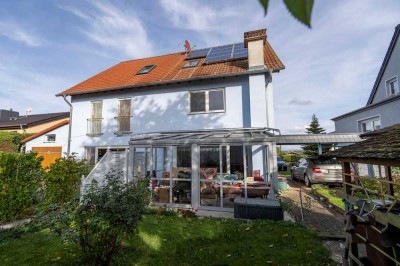 IHR neues Raumwunder ! Doppelhaushälfte mit Wintergarten und Carport