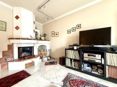 Charmante 3-Zimmer-Wohnung mit Loggia, offenen Kamin und eigenem KFZ-Stellplatz