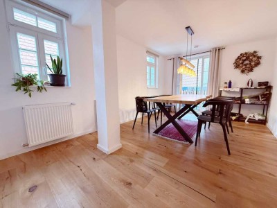 Weitläufige 3-Zimmer-Wohnung mit großem Balkon und Garage