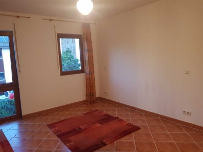 WG Mitbewohnerin gesucht für ruhiges Zimmer, Warmmiete fest 490 € - 18 m² - 1.0 Zi., Mitbenutzung vo