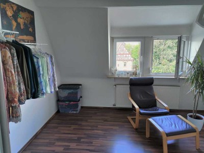 Bahnhofsnähe - Helle 3-Zimmer Dachgeschosswohnung in Aschaffenburg Stadtmitte