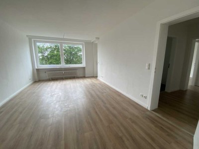 zwei Zimmerwohnung im 3. OG mit Einbauküche + Aufzug zu vermieten