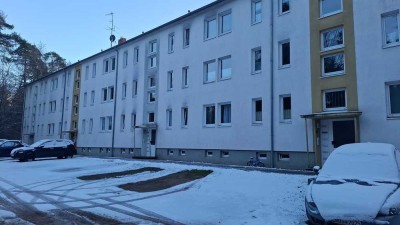 Attraktive und vollst. renovierte 3-Zimmer-Erdgeschosswohnung mit Balkon