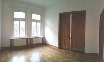 Stilvoll restaurierte 4 Zimmer-Altbau-Wohnung mit Blk in der Innenstadt von Hameln!