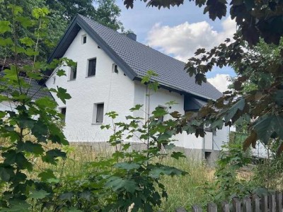 2 Häuser auf einem Grundstück und Bauplatz / Garten ca. 1600 qm