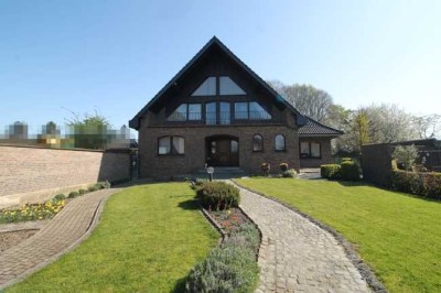 "Besonderes Architektenhaus auf schönem Grundstück!"