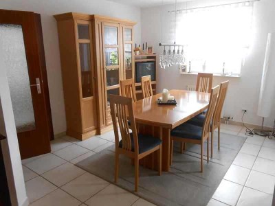 Schöne Wohnung mit gehobener Innenausstattung mit Balkon und EBK in Salach Zentrum