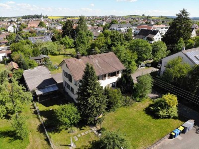 Zweifamilienhaus im Grünen und trotzdem zentral!