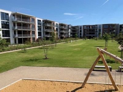 Schöner "Wohnen im Park" (2 Zi mit EBK, Balkon)