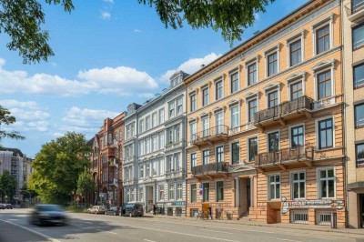 5-Zimmer-Wohnung mit Balkon in einem charmanten Altbau im beliebten Stadtteil Hamburg-Rotherbaum