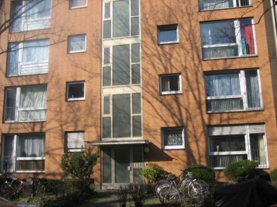 *BESTE UNILAGE* RENOVIERTES, HELLES UND PRIMA AUFGETEILTES APARTMENT MIT BALKON IM 3. OG
