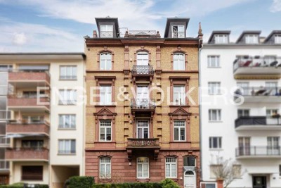 Charmante Fünf-Zimmer-Altbauwohnung im Westend