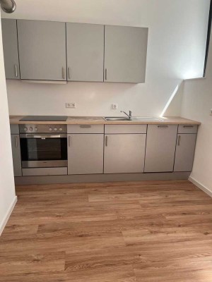Frisch sanierte 3-Zimmer-Wohnung als WG oder zur Normalvermietung im Herzen der Südstadt Karlsruhe