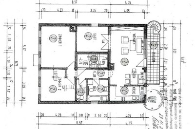 Neuwertige 4,5 Zimmer Wohnung mit Balkon und kleinem Gartenanteil in Weissach