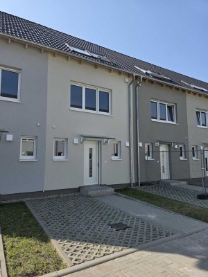 Erstbezug! Neues, modernes Reihenhaus im Fontaneviertel (Waldstadt, Zossen)