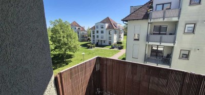 Blick ins Grüne - Ihre neue Oase der Ruhe mit 2 Zimmern, Balkon und Stellplatz