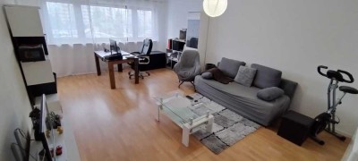 Freundliche, Großzügige & Helle 3-Zimmer-Wohnung mit Balkon, Tiefgarage&Einbauküche in Sindelfingen