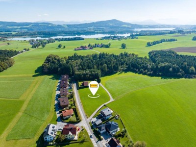 Große Erstbezug-Wohnung mit Balkon und hochwertiger Ausstattung in Perwang am Grabensee