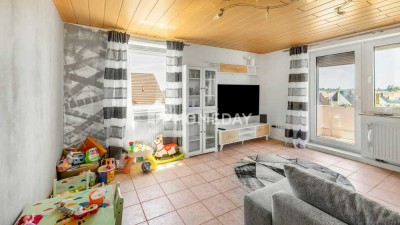 Helle 3-Zimmer-Wohnung mit Balkon und Garage in gepflegtem Mehrfamilienhaus