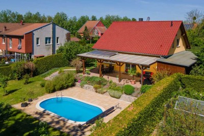 Voll ausgestattetes Einfamilienhaus in Altlandsberg - Mit Einbauküche, Fußbodenheizung, Pool u.v.m.