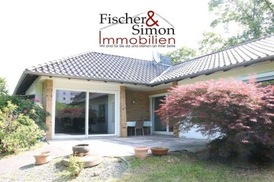 RESERVIERT-geschmackvoll modernisierter Bungalow m. traumhaftem Garten, stadtnah u. ruhig gelegen