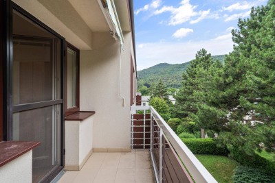 Lage trifft Wohnkomfort: 5-Zimmer-Wohnung mit 3 Loggien in der Hinterbrühl