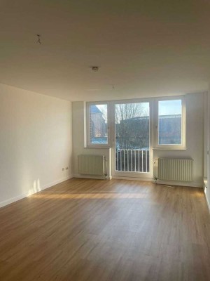 Helle 2-Zimmer-Wohnung mit Garagenstellplatz und Kellerraum
