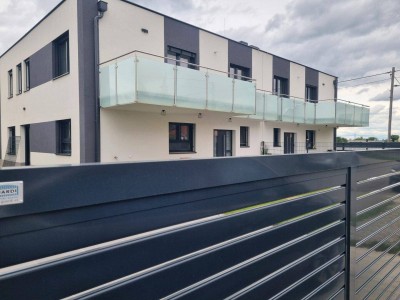 Familienwohntraum - Erstbezug! 6,5 Zimmer, Balkon, Terrasse, Eigengarten, 2 Stellplätze - Schlüsselfertig