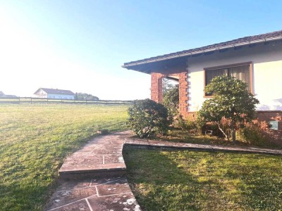 Bungalow in Traumlage inklusive  3 Bauplätze!
