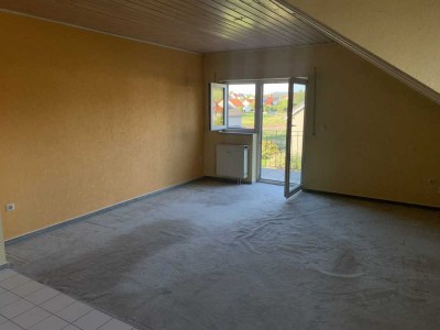Schöne, helle 3-Raum-Dachgeschosswohnung mit Balkon in Hirrlingen
